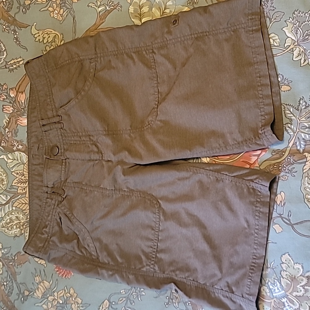 The North Face short, size 4